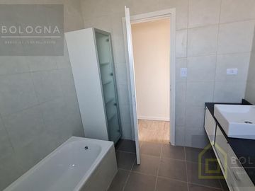 Casa al lago en Puertos del Lago Escobar  Araucarias