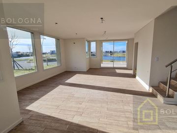 Casa al lago en Puertos del Lago Escobar  Araucarias