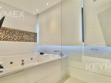 Casa en alquiler en barrio cerrado El Yacht, 4 habitaciones, amarra al agua