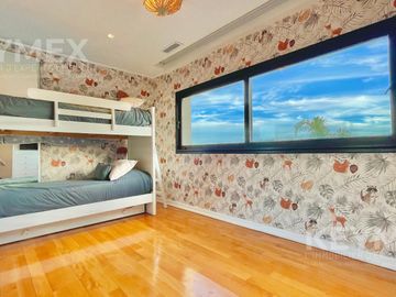 Casa en alquiler en barrio cerrado El Yacht, 4 habitaciones, amarra al agua