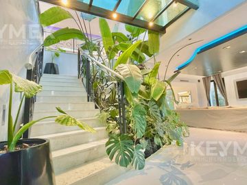 Casa en alquiler en barrio cerrado El Yacht, 4 habitaciones, amarra al agua
