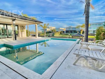 Casa en alquiler en barrio cerrado El Yacht, 4 habitaciones, amarra al agua