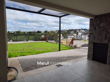 Duplex de 2 Dormitorios en Cuesta Colorada