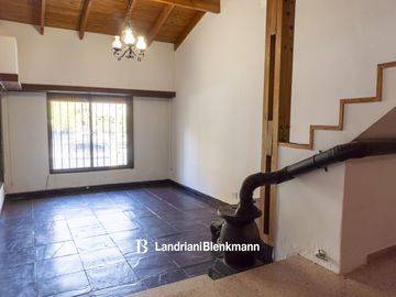 Casa con amplio parque en venta Roca 1700, Neuquén