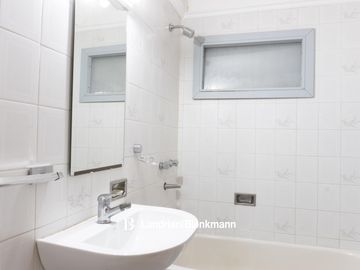 Casa con amplio parque en venta Roca 1700, Neuquén