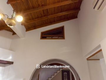 Casa con amplio parque en venta Roca 1700, Neuquén