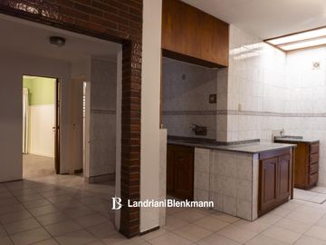 Casa con amplio parque en venta Roca 1700, Neuquén