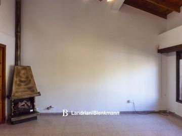 Casa con amplio parque en venta Roca 1700, Neuquén