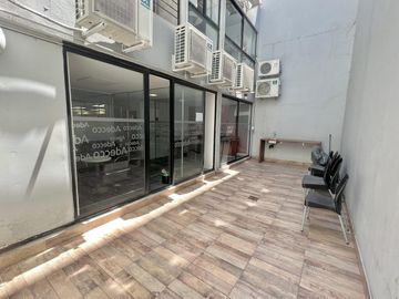 Local en venta en Nuñez de 413 m2 totales - Nuevo precio!