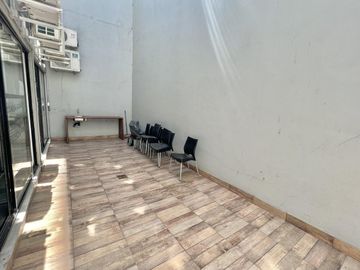 Local en venta en Nuñez de 413 m2 totales - Nuevo precio!