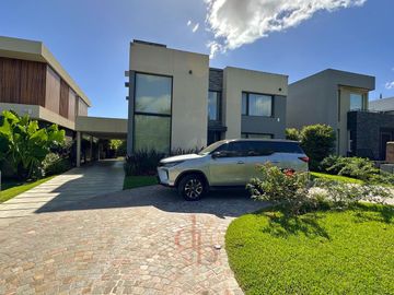 Casa en Brisas de Adrogué