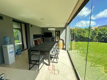 Casa en Brisas de Adrogué