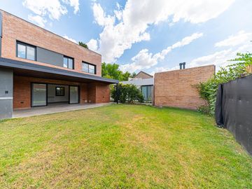 Casa en venta de 3 dormitorios en Aldea Fisherton