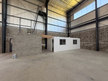 Deposito de 735 m2 en Alquiler - Benavidez