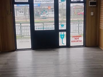 SE ARRIENDAN 2 LOCALES COMERCIALES EN PUERTO MONTT