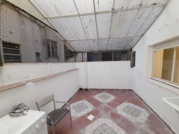 Venta Depto 4 ambientes patio y balcón Balvanera