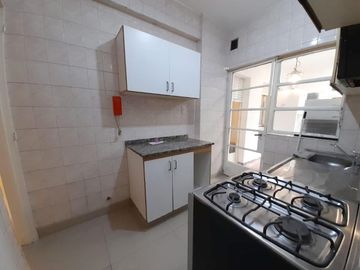 Venta Depto 4 ambientes patio y balcón Balvanera
