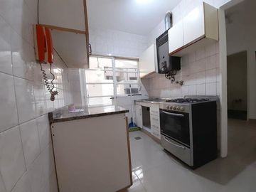 Venta Depto 4 ambientes patio y balcón Balvanera