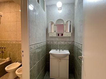Dpto de 2 dorm. +comodín con quincho y parrilla