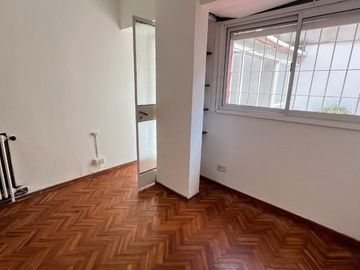 Dpto de 2 dorm. +comodín con quincho y parrilla