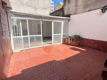 Dpto de 2 dorm. +comodín con quincho y parrilla