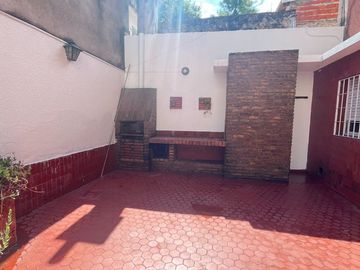 Dpto de 2 dorm. +comodín con quincho y parrilla