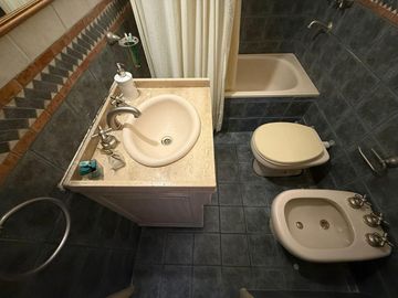 Depto 4 amb en venta c/cochera en Gerli