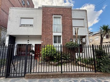 Venta PH 4 ambientes en Moron Centro