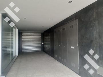 Edificio Comercial - Área Centro Este