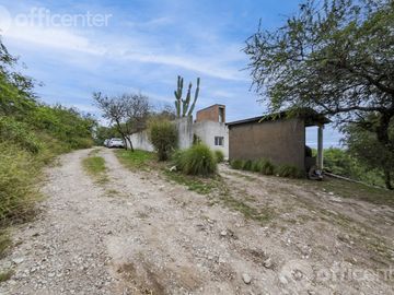 Casa en Venta en la Granja 300 M2 con Pileta