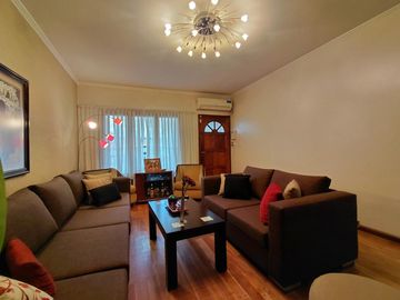 Venta Casa 3 ambientes con local al frente, quincho y jardín -  San Martín