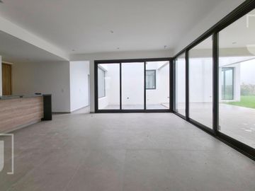 Casa en Venta | San Sebastián Área 1 | 3 Dormitorios | Pileta | A Estrenar