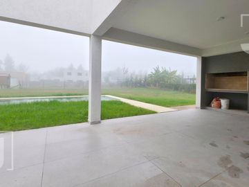 Casa en Venta | San Sebastián Área 1 | 3 Dormitorios | Pileta | A Estrenar