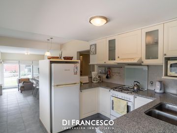 Venta - Departamento de 3 ambientes en Pinamar - Av. Libertador