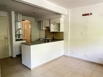 Venta departamento monoambiente en Republica de la sexta.