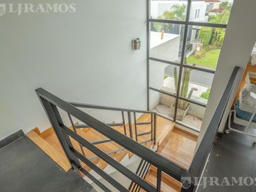 Casa con 4 dormitorios en venta y/o alquiler en Barbarita