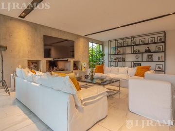 Casa con 4 dormitorios en venta y/o alquiler en Barbarita