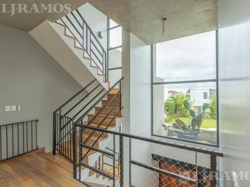 Casa con 4 dormitorios en venta y/o alquiler en Barbarita