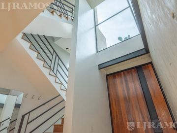 Casa con 4 dormitorios en venta y/o alquiler en Barbarita