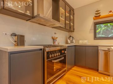 Casa con 4 dormitorios en venta y/o alquiler en Barbarita