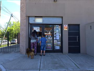 Venta en block de Local comercial y departamentos en Ciudad Evita - Inversion para renta