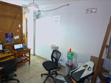Venta en block de Local comercial y departamentos en Ciudad Evita - Inversion para renta