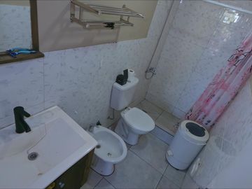 Venta en block de Local comercial y departamentos en Ciudad Evita - Inversion para renta
