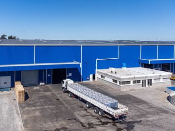ALQUILER NAVE INDUSTRIAL DE 4.300 M2 - ZARATE