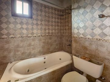 CASA MULTIFAMILIAR 7AMB + CASA 4AMB EN VENTA