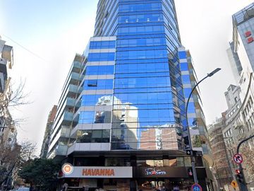 Excelente Oficina Esquinera en el Centro con Vistas a Toda la Ciudad