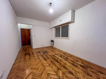 Departamento de 2 Ambientes Av. Directorio - Flores