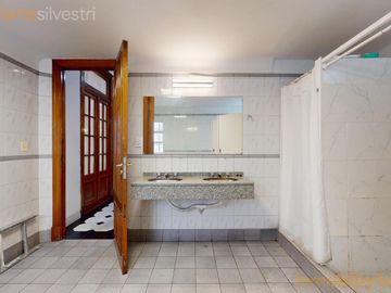 CASONA EN VENTA EN EL BARRIO DE FLORES