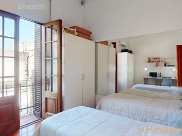 CASONA EN VENTA EN EL BARRIO DE FLORES