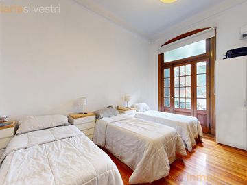 CASONA EN VENTA EN EL BARRIO DE FLORES